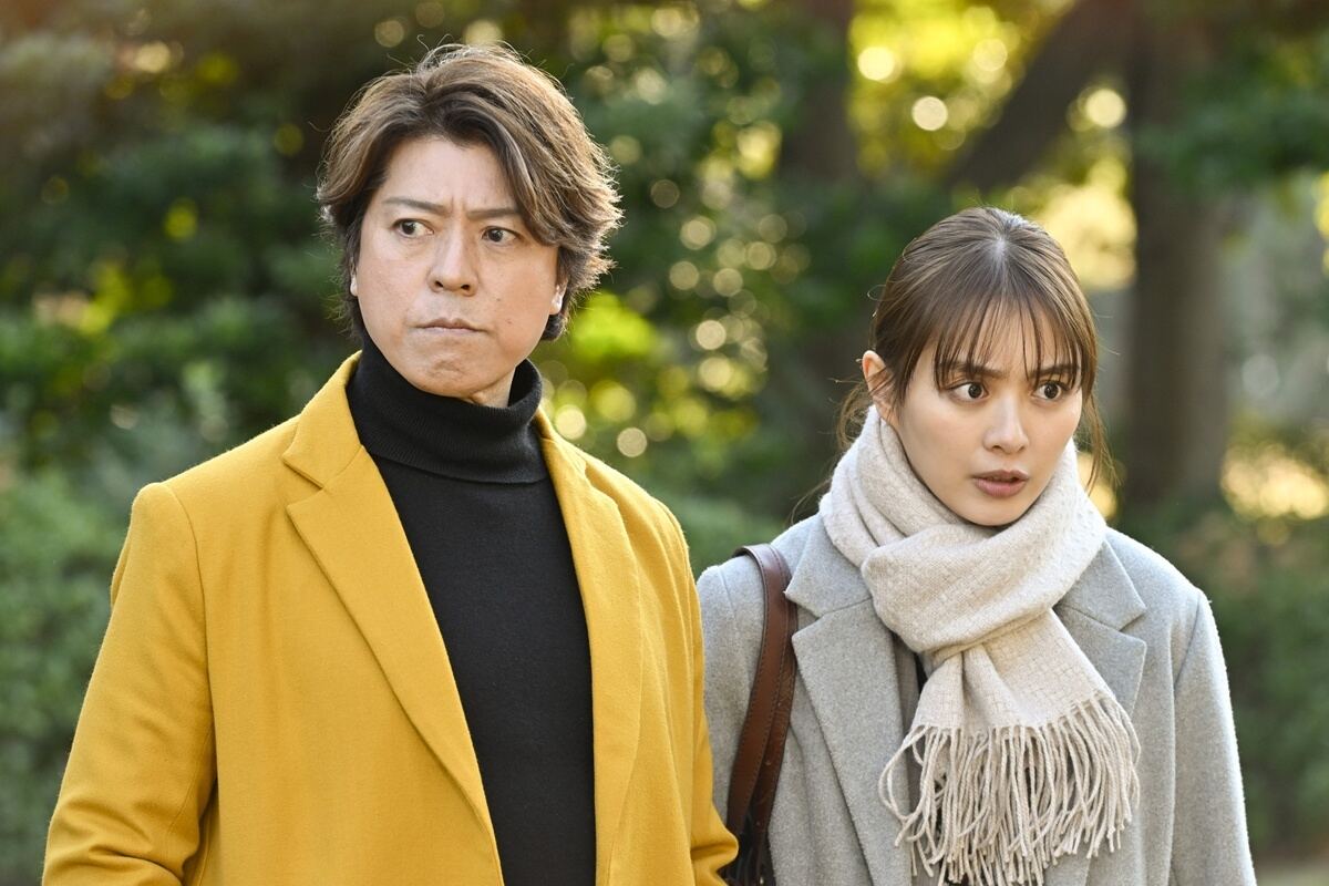 上川隆也(左)と内田理央＝『問題物件』第7話より　(C)フジテレビ