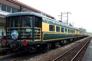 京都鉄道博物館に「サロンカーなにわ」マイテ49形など並べて展示も