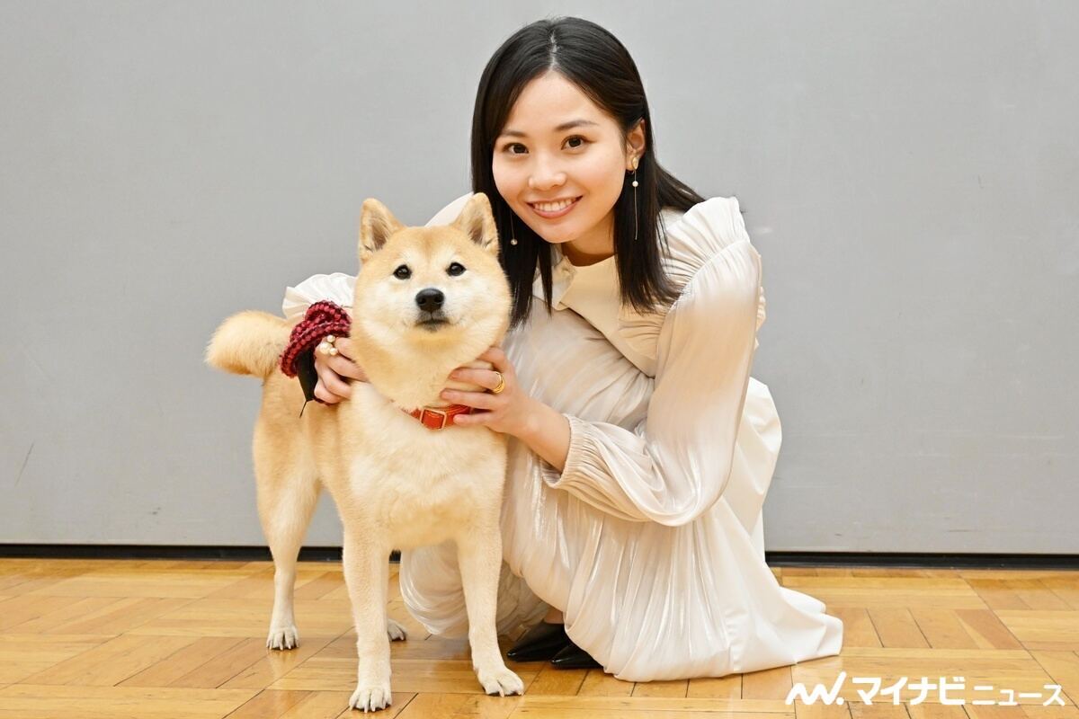 『今日のさんぽんた』主人公役・新谷ゆづみ(右)とポン太役・のこ