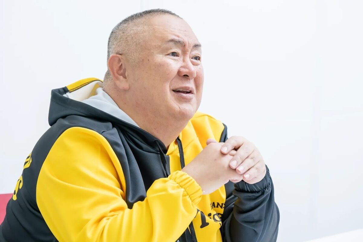 新連載「プロ野球“愛”宣言」の第1回に登場する松村邦洋さん