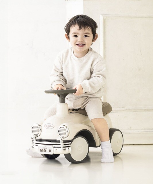 3COINS「足けり車おもちゃ」