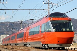 小田急電鉄、ロマンスカー全編成の3号車「子育て応援車」4/15から