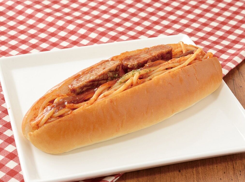 ローソン「具!パン　ハンバーグ&ナポリタン」