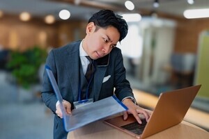 「バタバタする」の言い換え表現は? ビジネスシーンで使える丁寧な言葉を紹介