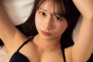 YouTubeチャンネルが話題の元AKB48メンバー、会社の部下を美ボディで表現