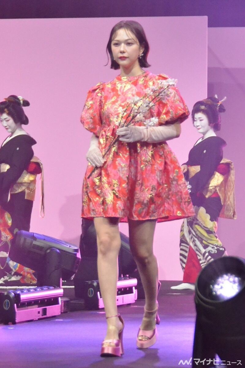 村重杏奈