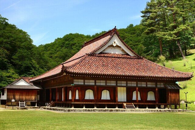 日本遺産第1号に認定された“庶民教育の殿堂”とは? 岡山県備前市のふるさと納税返礼品で備前焼も