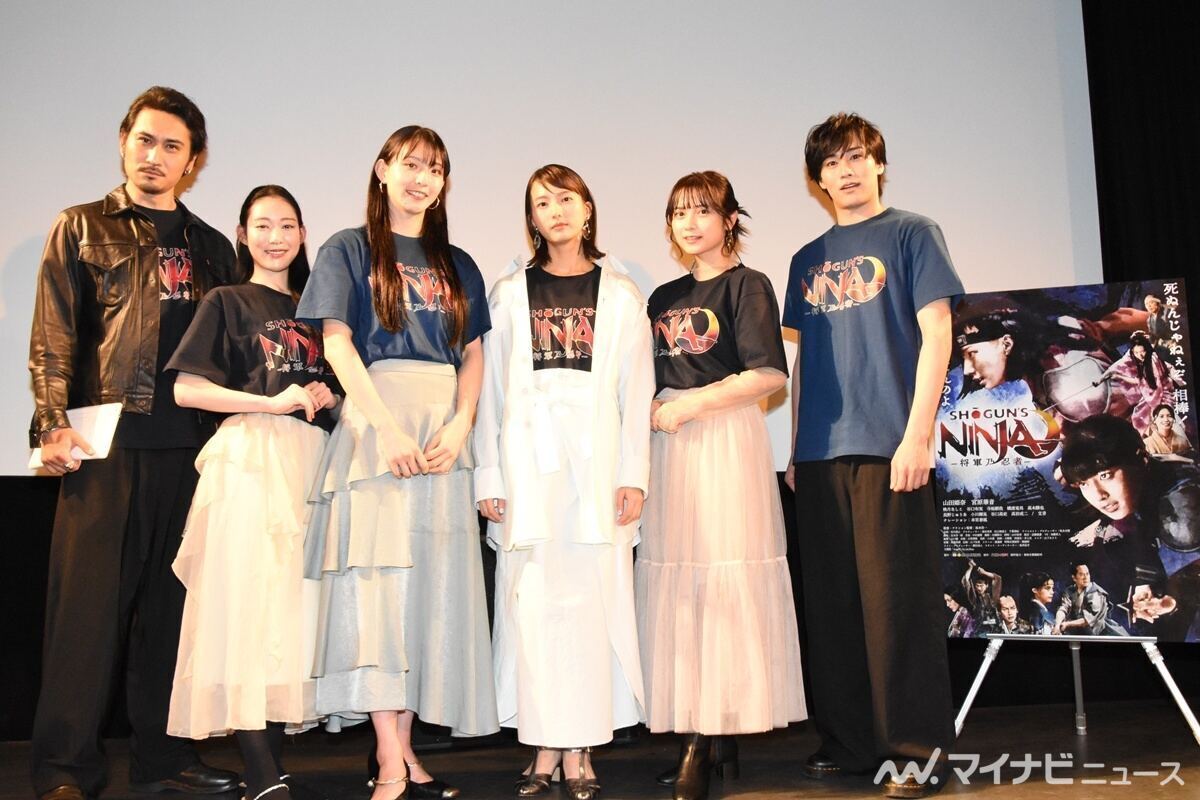 (左から)高木勝也、谷口布実、宮原華音、山田姫奈、桃月なしこ、寺坂頼我