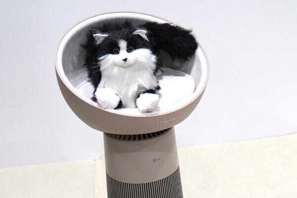 空気清浄機で猫の健康管理って!? ヒーターと体重計内蔵のLG空気清浄機、実機を見てきた