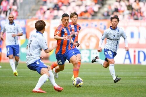 新潟とG大阪が対戦した [写真]＝J.LEAGUE via Getty Images