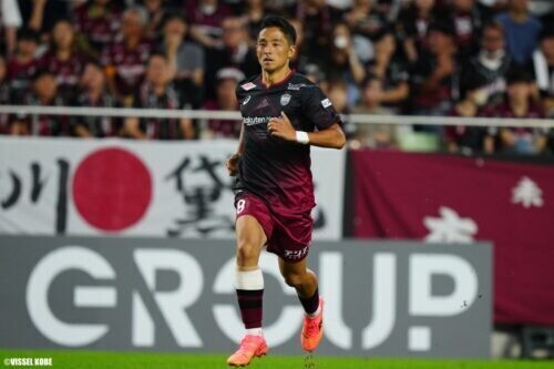 現役引退を発表した森岡亮太 ©VISSEL KOBE