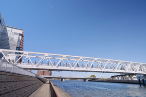 羽田に“青宙橋”が誕生！モノレール駅と新街区を結ぶ人道橋、地域のにぎわいに期待