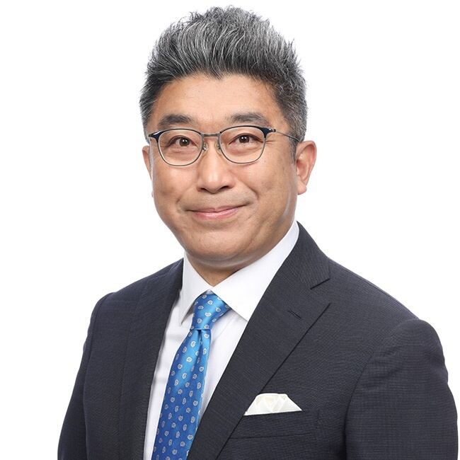 青嶋達也アナ　(C)フジテレビ