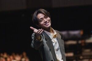 永瀬廉、初台湾でパイナップルケーキに興奮「なんだこれ美味いぞ!」『恋ムズ』ファンが熱狂