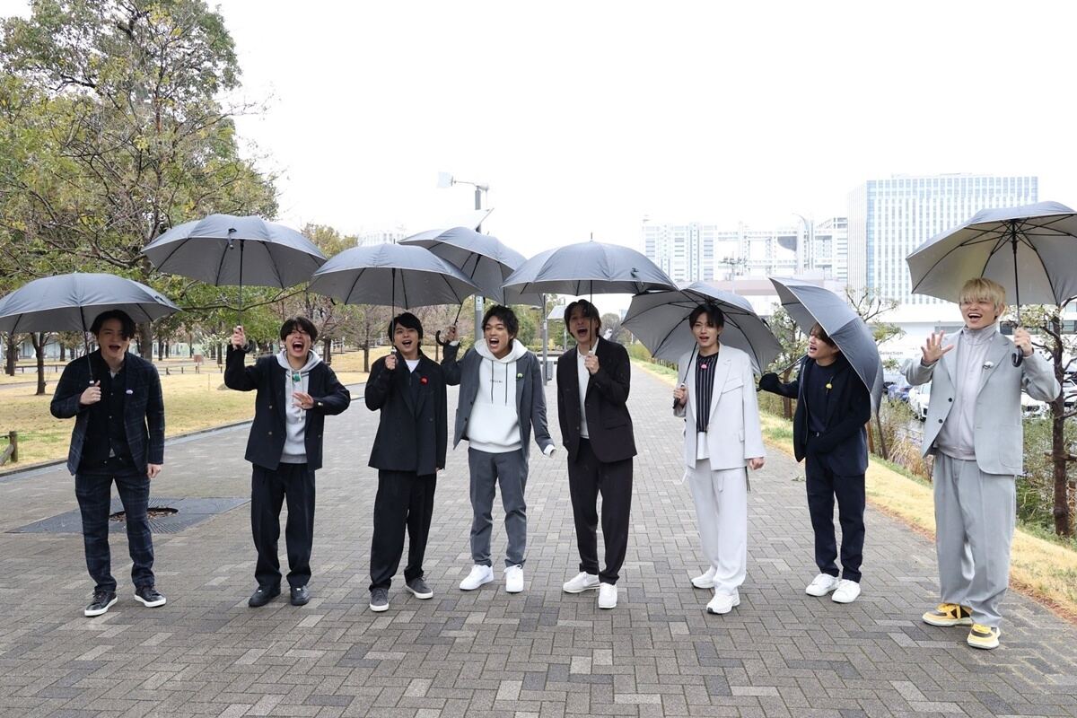 (左から)菊池風磨、松島聡、佐藤勝利、原嘉孝、寺西拓人、橋本将生、猪俣周杜、篠塚大輝