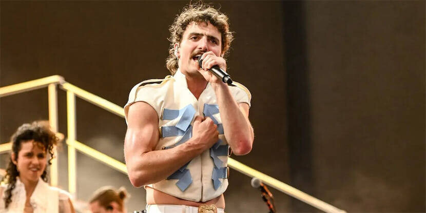 クイーンの後継者？　ベンソン・ブーン、コーチェラでブライアン・メイと「Bohemian Rhapsody」を共演
