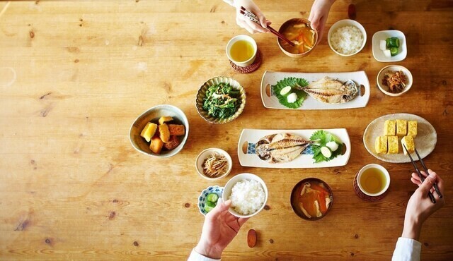セレブは、毎日ごちそうを食べていると思っている人もいるかもしれませんが、むしろ健康的な食生活を送っている人の方が多いように思います。もちろん、豪華な食事をしている、そのような日が続くこともありますが、意外と堅実なのです。