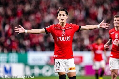 勝ち越しゴールを決めた渡邊凌磨 [写真]=柳澤健太