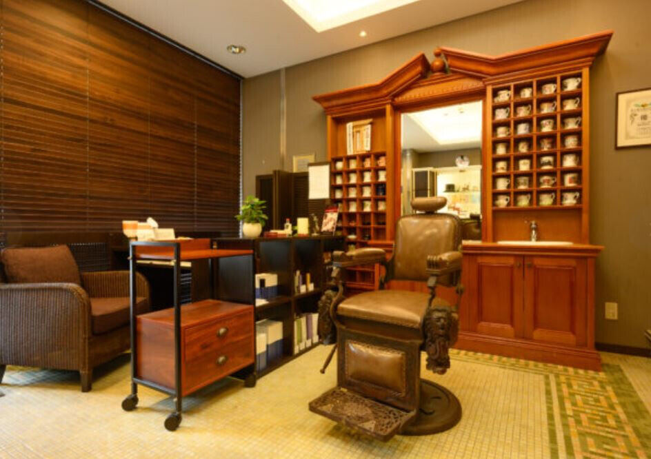 「ヘアサロン大野 艶出専科本店」