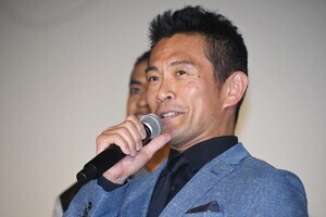 内野聖陽、幼少期に命を救われた出来事「海で溺れて波にさらわれそうになったとき…」