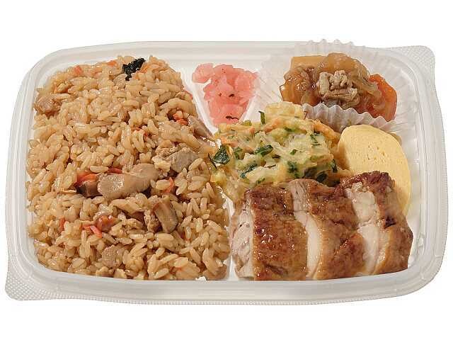 「鶏めし御飯幕の内」(604円)
