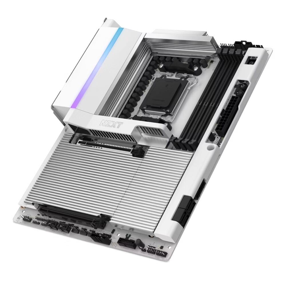 NZXTの「N9 X870E」。デュアルファンを内蔵し、電源回路をしっかり冷却する