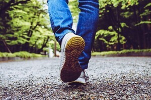 座りすぎ社会を変える「歩き方改革」──働き方を足元から見直す