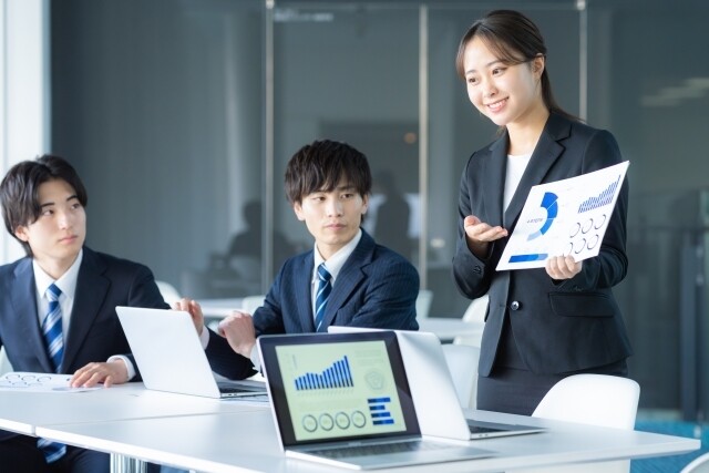 ビジネスで使える「一生懸命頑張る」の言い換え表現【商談】