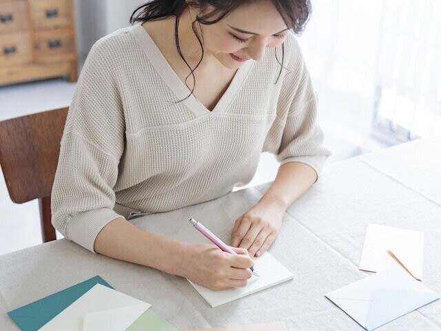 
                厚生年金と国民年金はどう違うのでしょうか？ それぞれ支給される年金・一時金の種類や支払う保険料、加入できる対象者が違いますが、どちらがお得なのでしょうか？ 2つの年金の異なる部分を解説します。
            