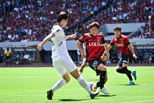 鹿島MF舩橋佑（右手前）　[写真]=金田慎平