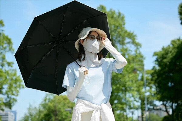 【ユニクロ】遮熱機能付きの晴雨兼用傘が初登場 - 東レと共同開発、3990円