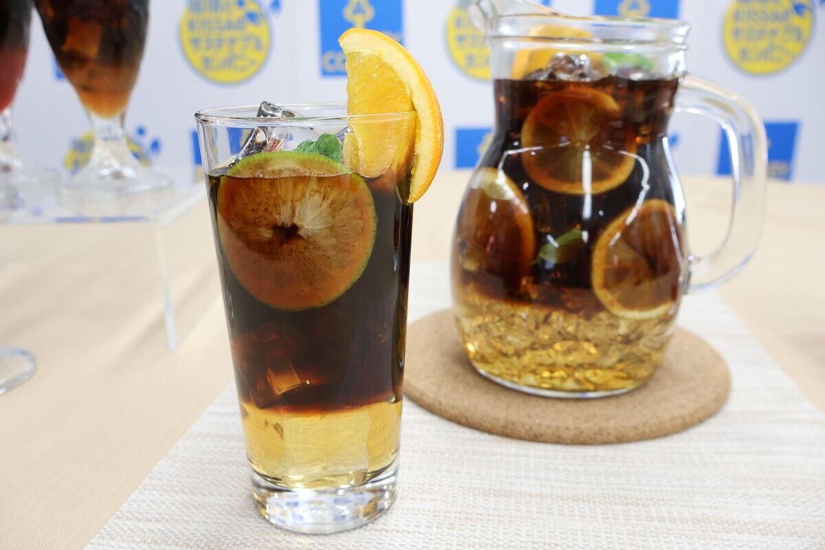 フルーツやフレーバーシロップを加えたアイスコーヒー