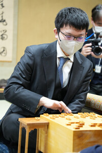 矢倉戦は序盤が命　永瀬九段が羽生九段完封で決勝トーナメント進出＆１組復帰　第38期竜王戦２組ランキング戦