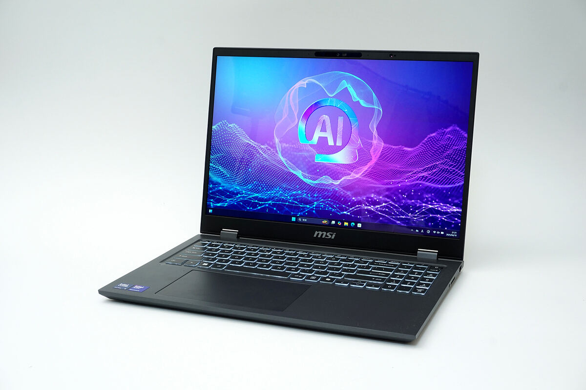 Arrow Lake-HのCore Ultra 9 285Hを搭載するMSIのノートPC「Prestige 16 AI Evo B2HMG」。今回のテストに使用した