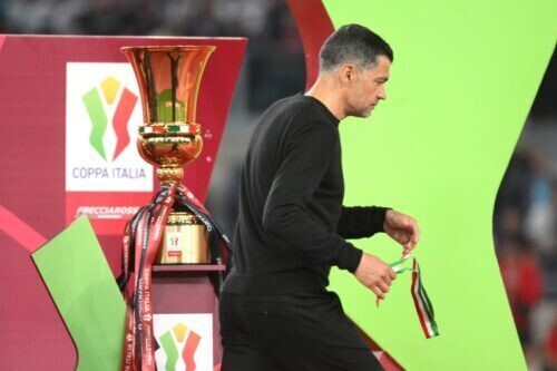 ファイナルで敗れ、トロフィーを逃したコンセイソン監督 [写真]＝Getty Images
