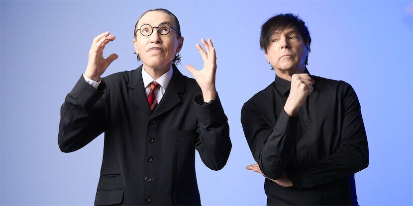 スパークスが語る唯一無二の制作論、70代にしてスターとなった兄弟の『MAD!』な現在地