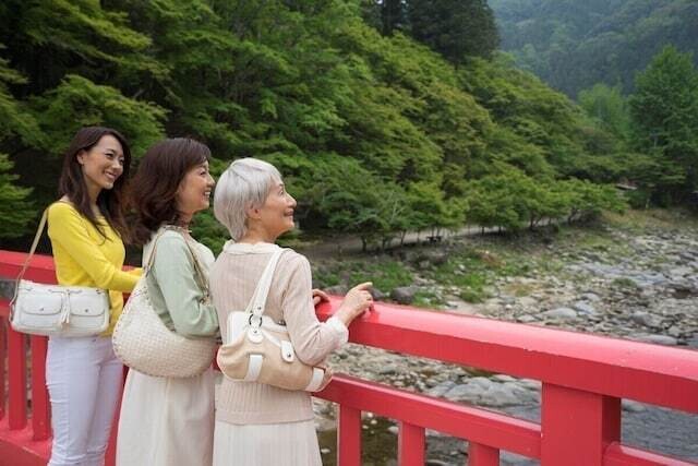
                定年退職を迎え、年金生活が始まるこの年代は、生活費や医療費など、将来への不安がつきもの。今回は最新のデータをもとに、60代の貯金実態を分析しつつ、老後に必要な生活費や「安心して過ごすために必要な備え」について考えてみましょう。
            