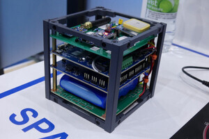 COMPUTEX TAIPEI 2025 - ECSがなんと衛星開発? キューブサット「EliteCubeSat」のキットをデモ