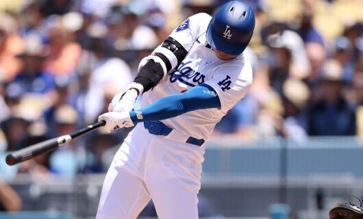 思わず絶叫！ドジャース・大谷翔平が自打球で悶絶