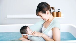 首すわり前の赤ちゃんとのお風呂を快適に - 「おふろサポート くるむん」発売