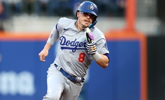これが平常運転？大谷同僚のキケ・ヘルナンデス、選手通路を”スケボー”で…