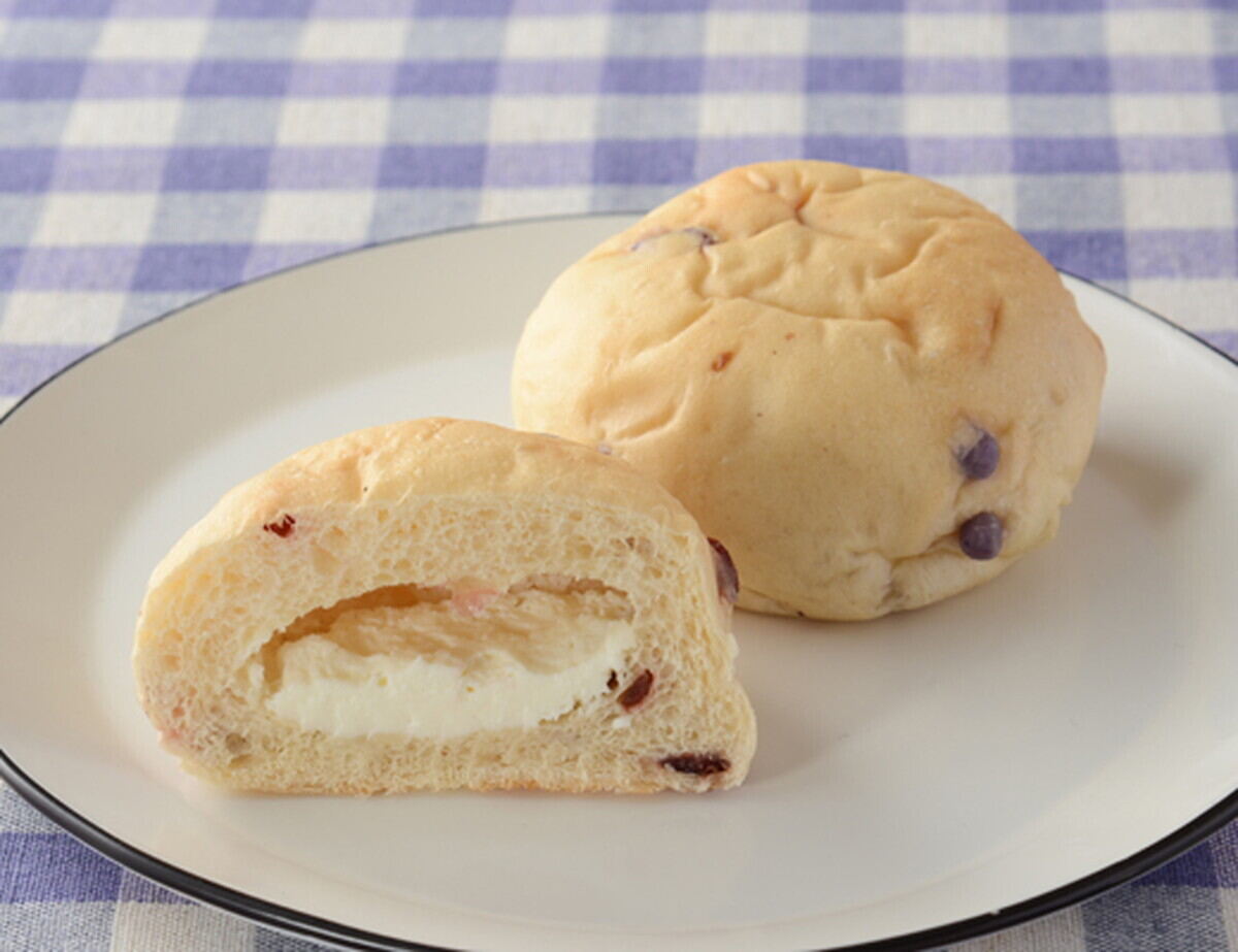 「NL もっちりとしたパン チーズクリーム&ダブルベリー 2個入」(181円)