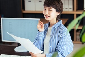 明るいけどドライな人の特徴は? 恋愛観・仕事観などのあるあるも紹介
