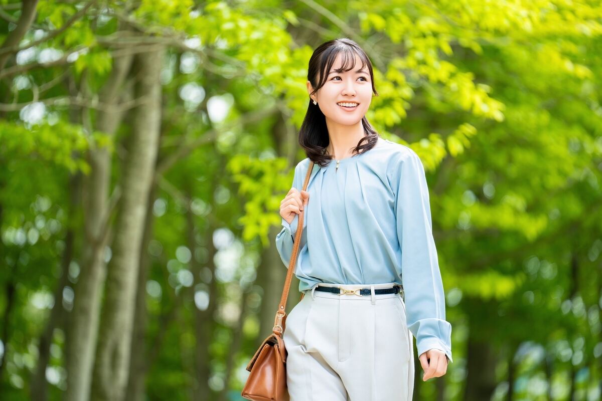 人を羨ましがるのをやめたいなら、まずは自分自身に目を向けましょう