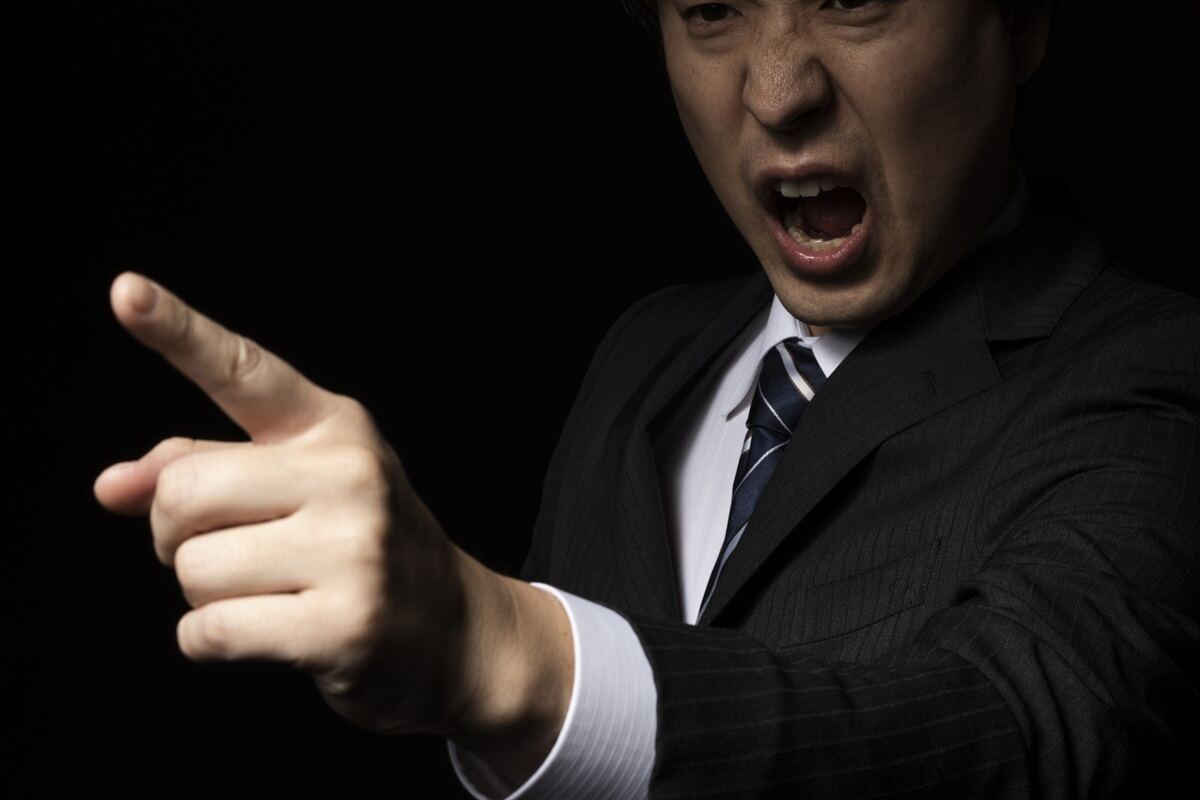 すぐ怒る人によく見られる特徴