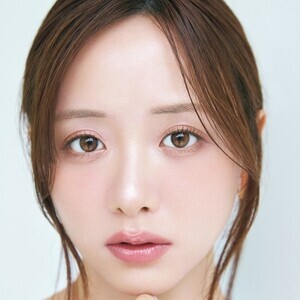森香澄、研究し尽くしたメイク術「私の顔は…」 美しいボディラインも披露
