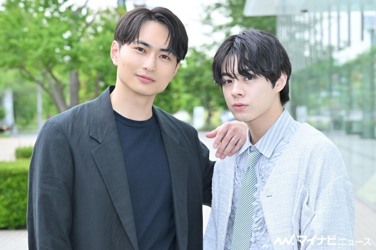 平野宏周(左)と宇佐卓真　撮影：蔦野裕