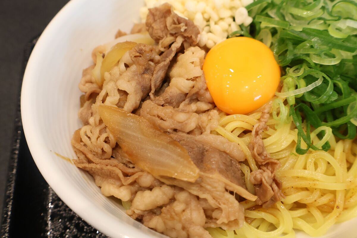 牛丼の肉＆玉ねぎはまぜそばと合うのか？！