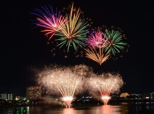 グルメや打ち上げ花火で夏を満喫できる大阪府大阪狭山市のお祭りとは? ふるさと納税返礼品で軽食付き観覧席も