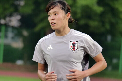 E-1選手権初戦に向けて練習する石川璃音